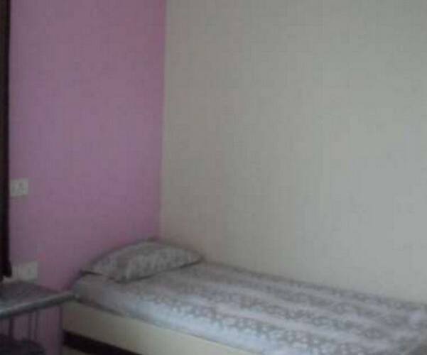 Dzire The Paying Guest House & Mess, Indore 4